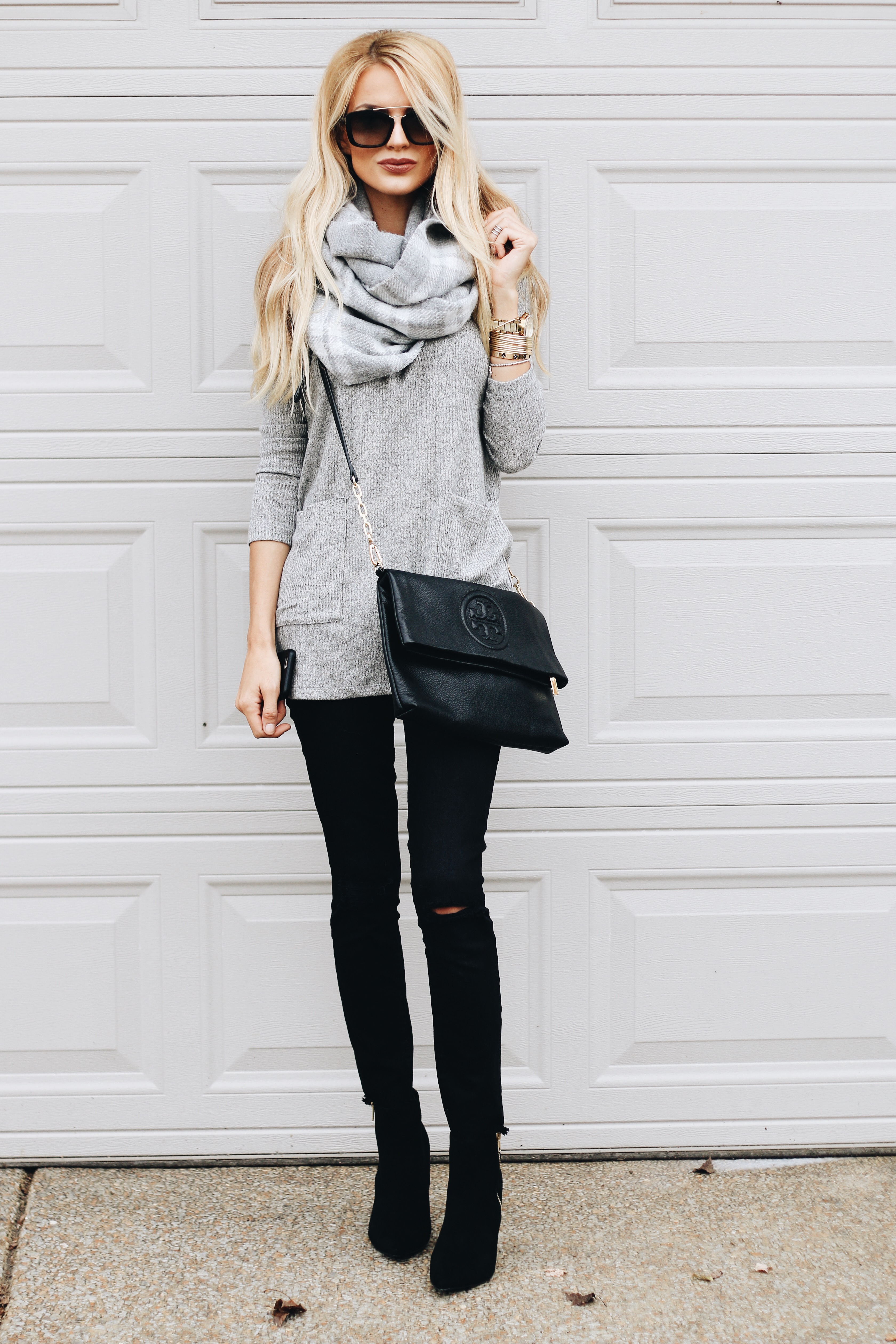 Cozy Black and Grey Fall Outfit - Airelle Snyder